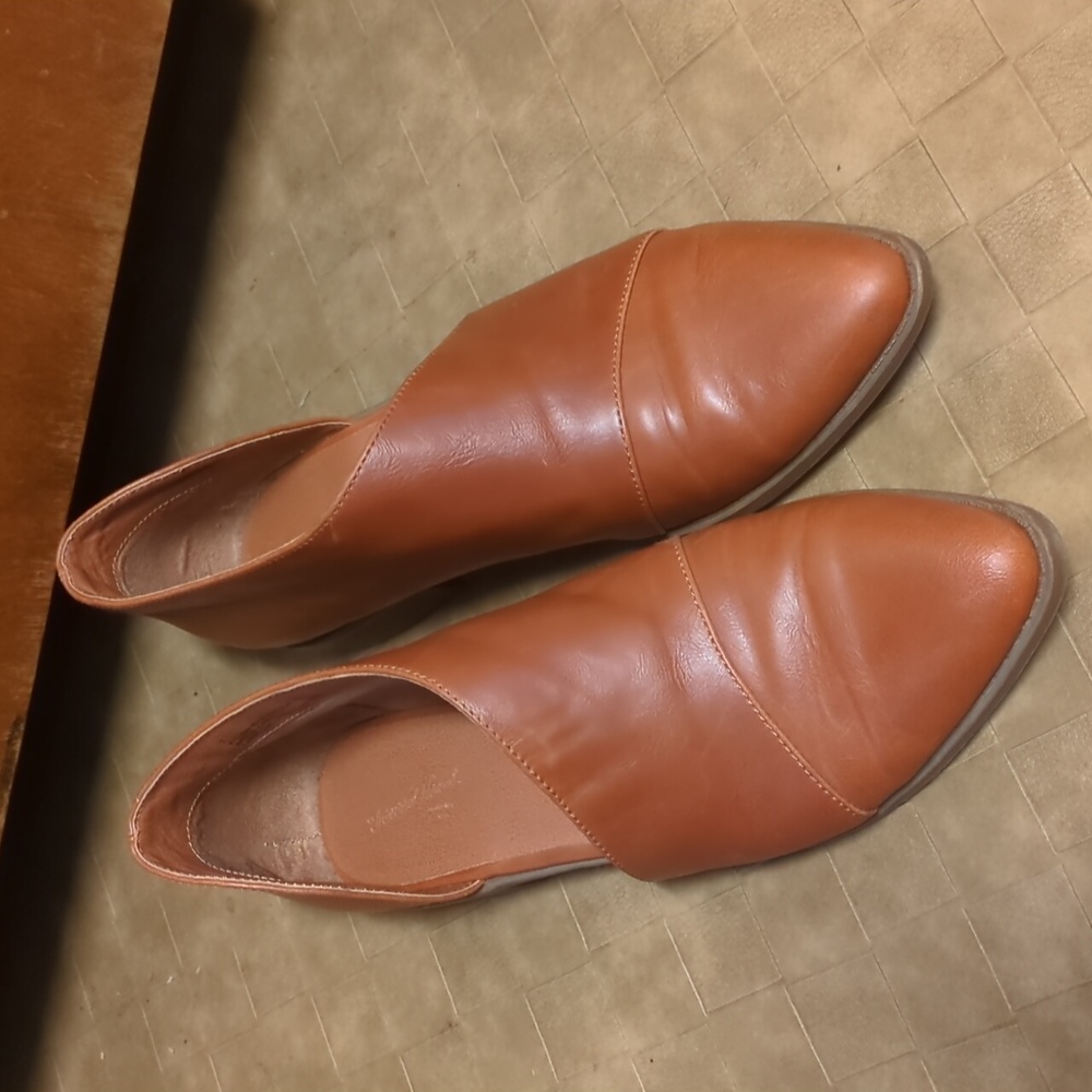 Women's slip on shoes
